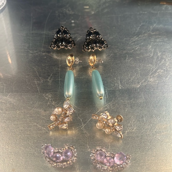 Gorgeous 4 pairs of clips screw backs and pierced - Picture 1 of 5